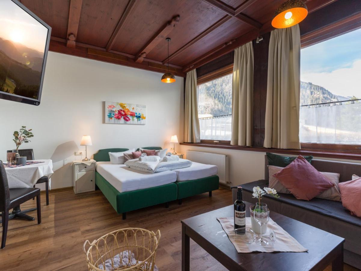 Gasthof Restaurant Waldcafé Mayrhofen Esterno foto